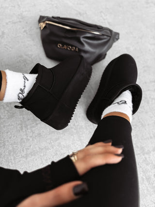 JU ZO ecru women's socks